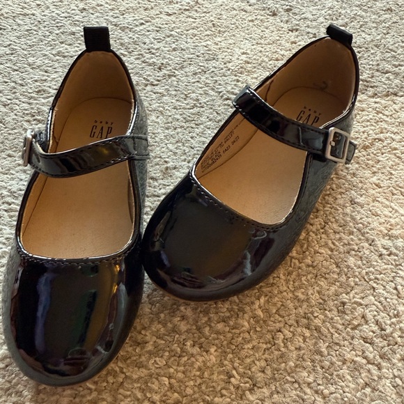 GAP Black Kids Mary Jane’s - Picture 2 of 6